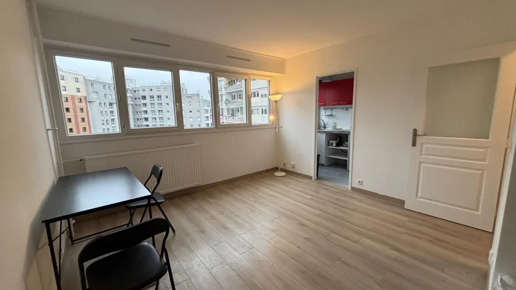 Flat Voie D/12 in Paris