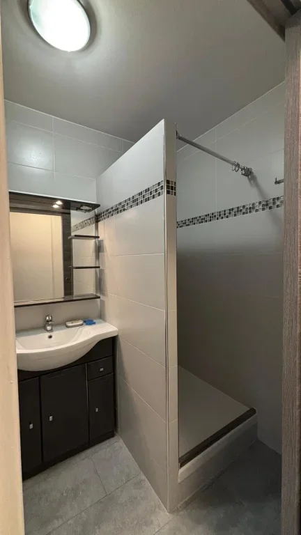 Flat Voie D/12 in Paris