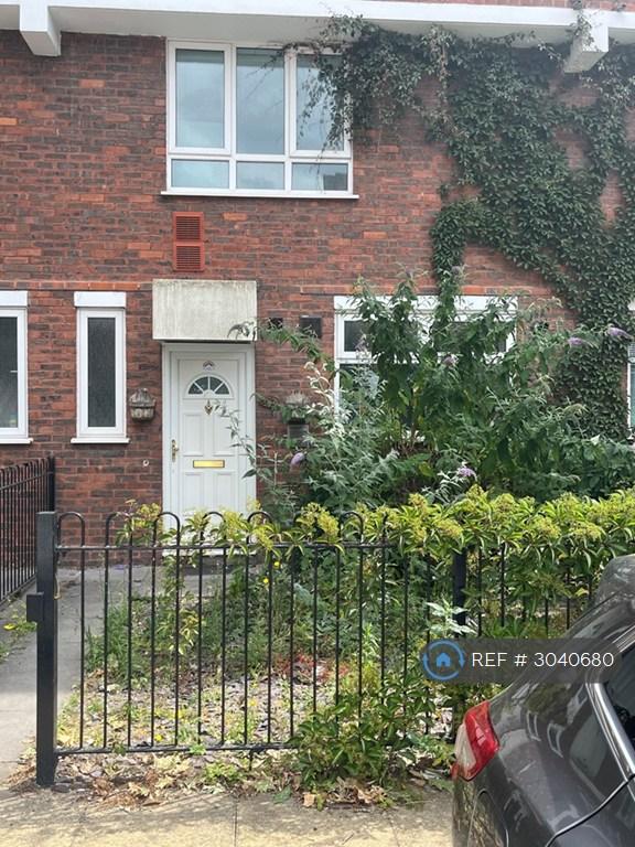 Flat Grove Road in Greater London