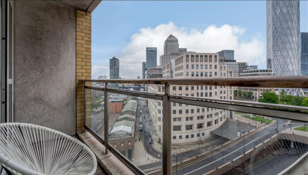 Flat Canary Riverside in Greater London