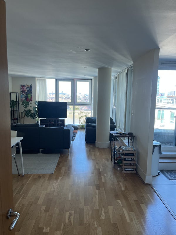 Room Nine Elms Lane in Greater London