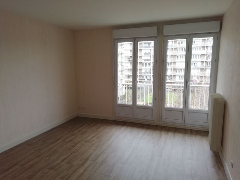Flat Avenue des Isles in Avermes