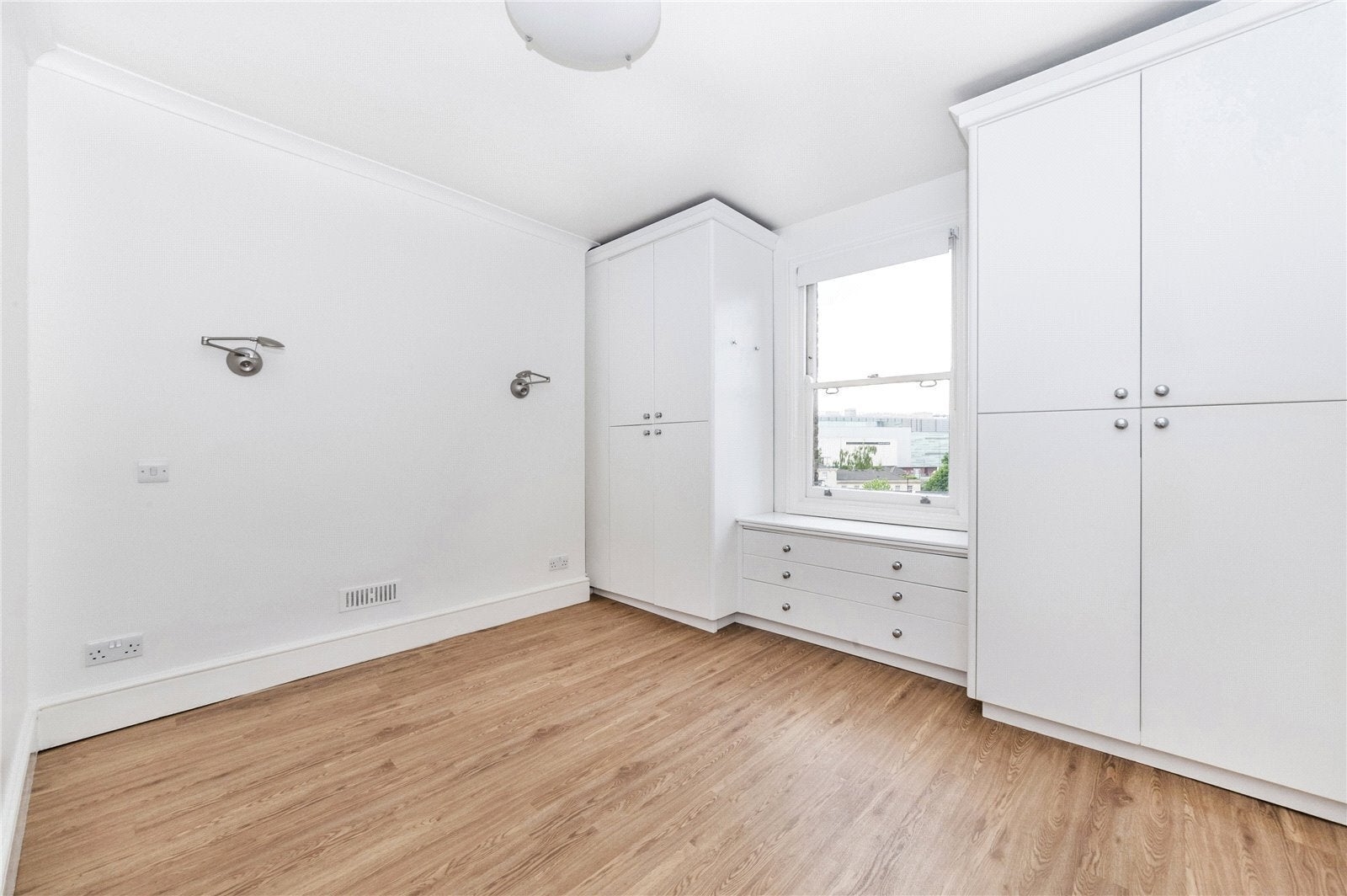 Flat Royal Crescent in Greater London