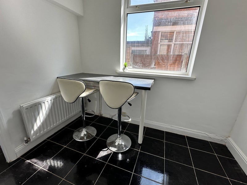 Room Egerton Avenue in Leicester