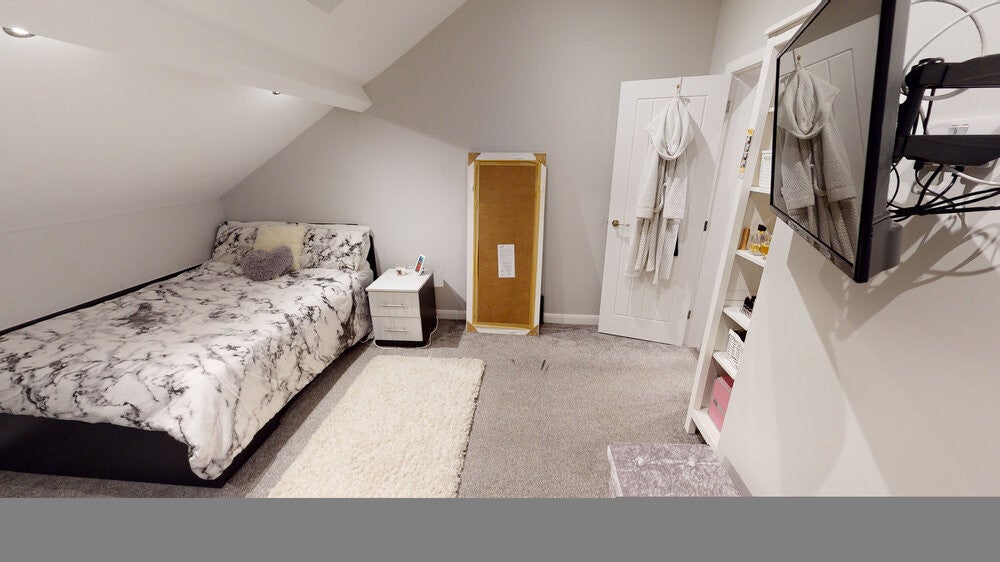 Flat Otley Road in Leeds