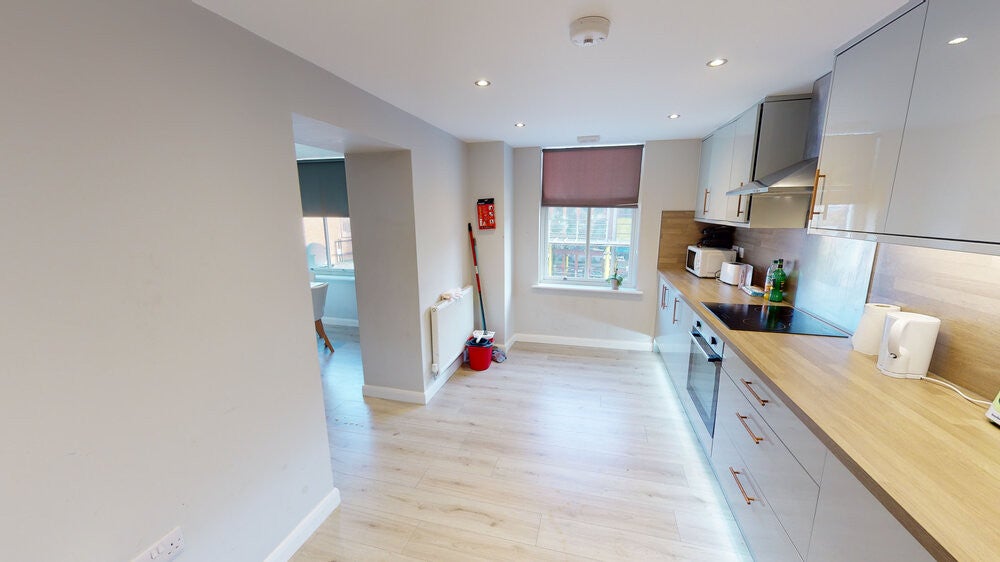 Flat Otley Road in Leeds
