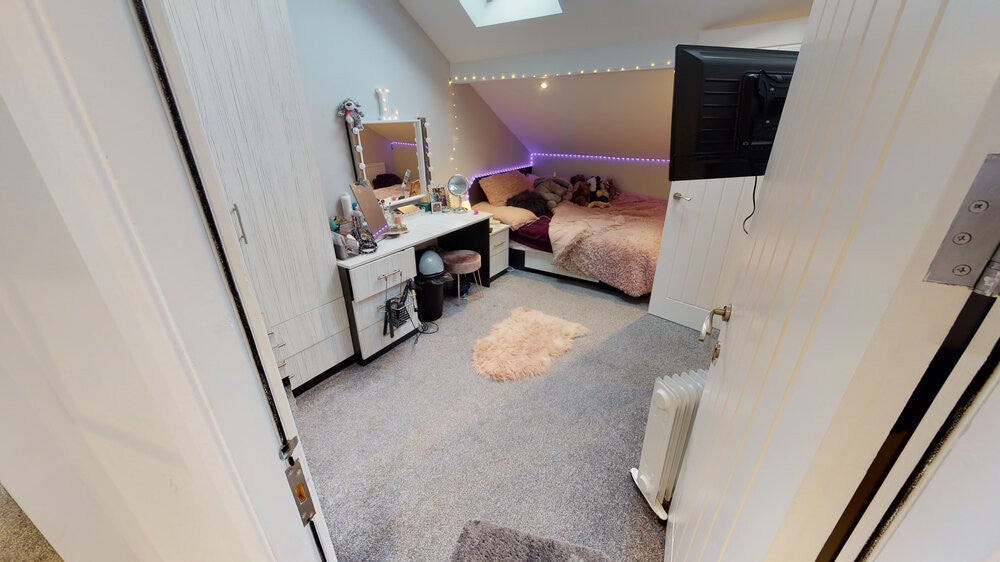 Flat Otley Road in Leeds