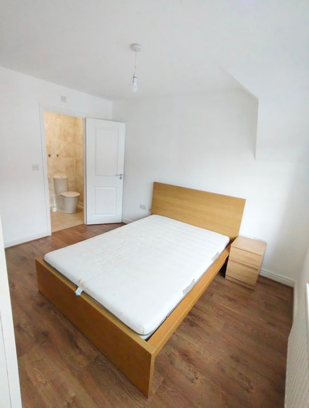 Room Waverley Road in Manchester