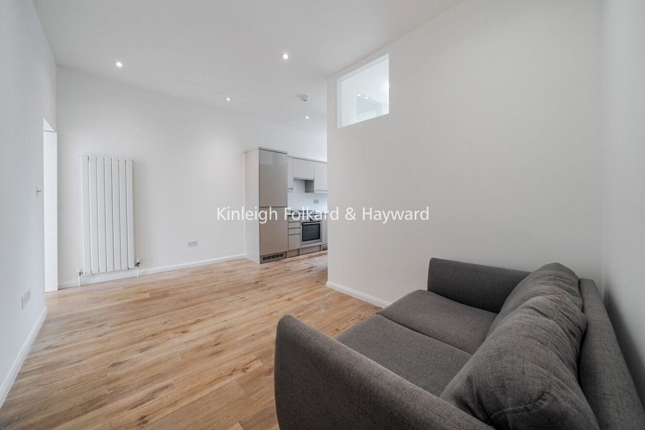 Flat Telford Avenue in Greater London