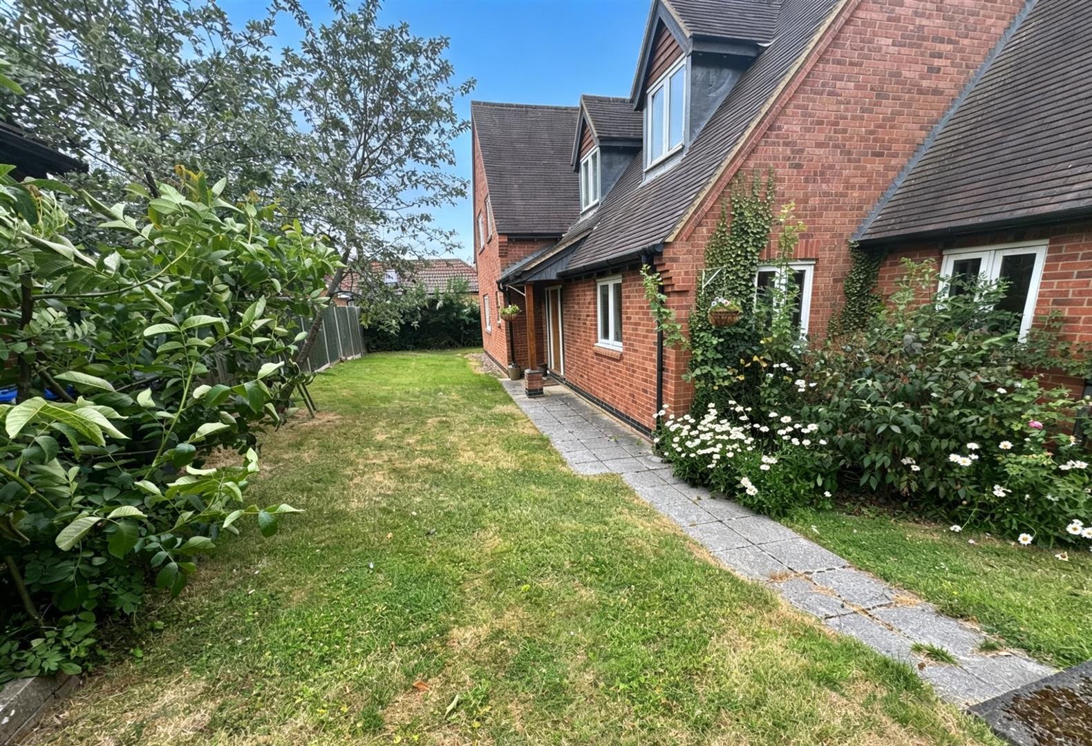 House Kilsby Road in Barby