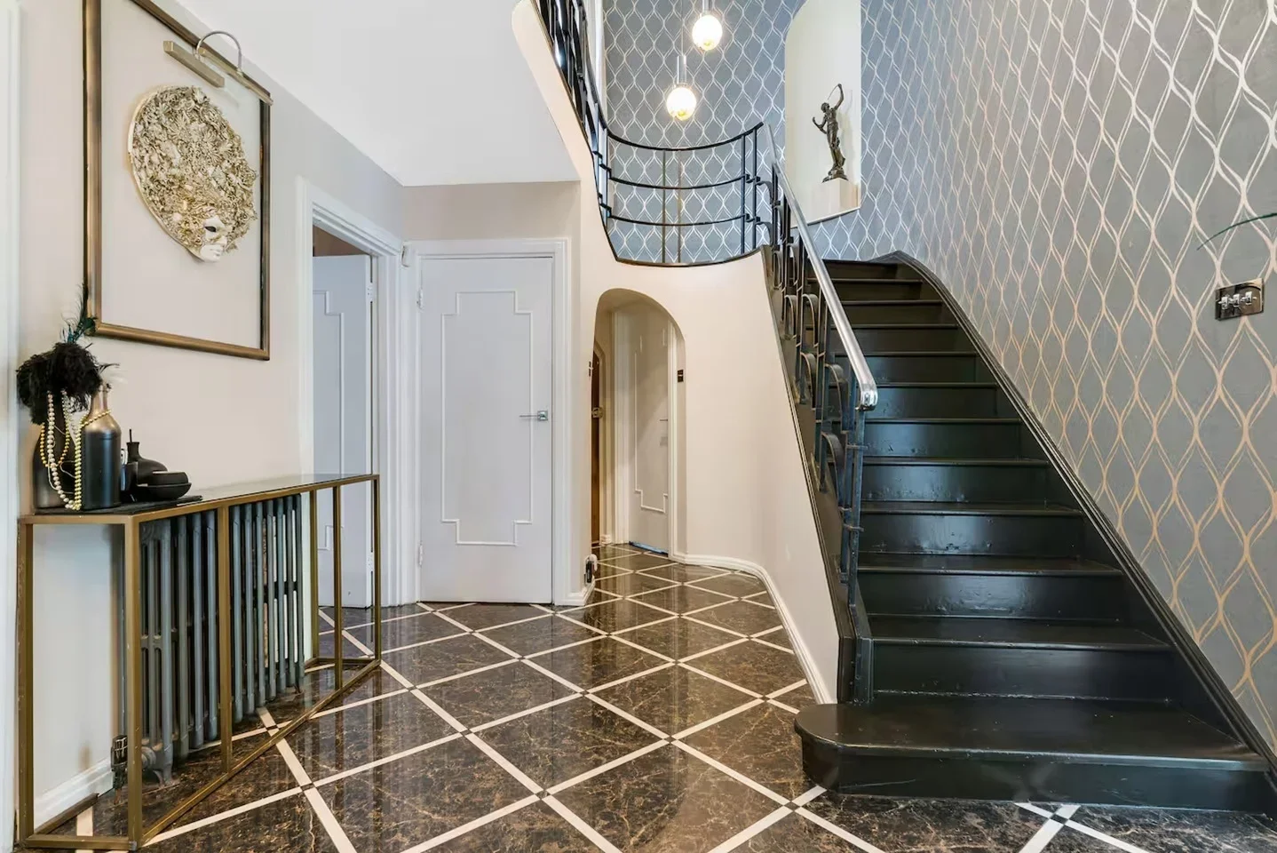 House Tenterden Close in Greater London
