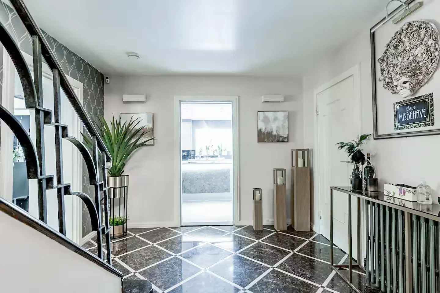 House Tenterden Close in Greater London
