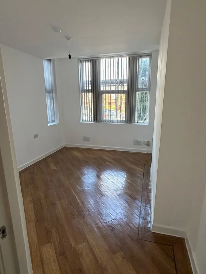 Flat Laurel Road in Liverpool