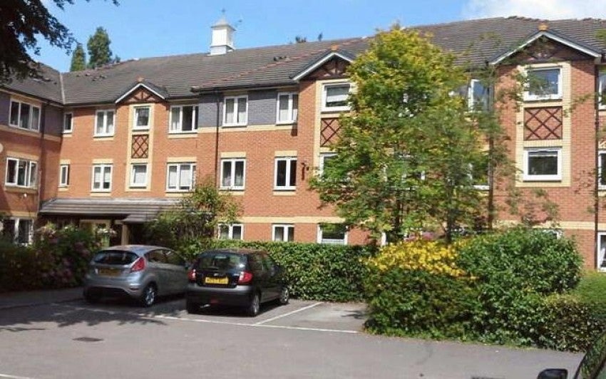 Flat Mauldeth Road in Manchester