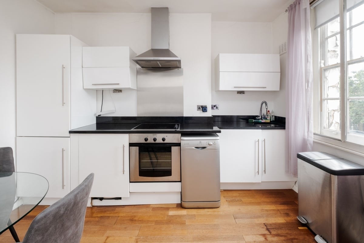 Flat Canonbury Road in Greater London