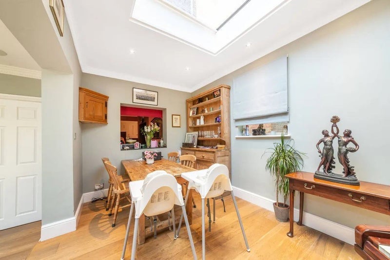 Flat Nassington Road in Greater London