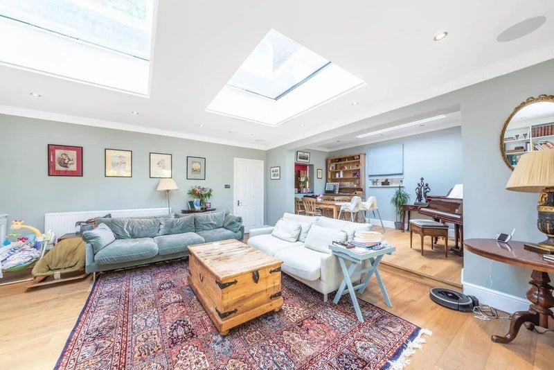 Flat Nassington Road in Greater London
