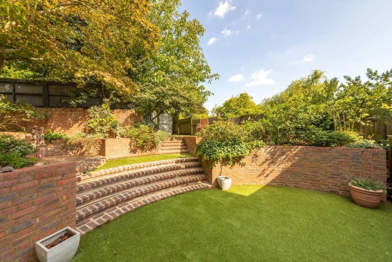 Flat Nassington Road in Greater London