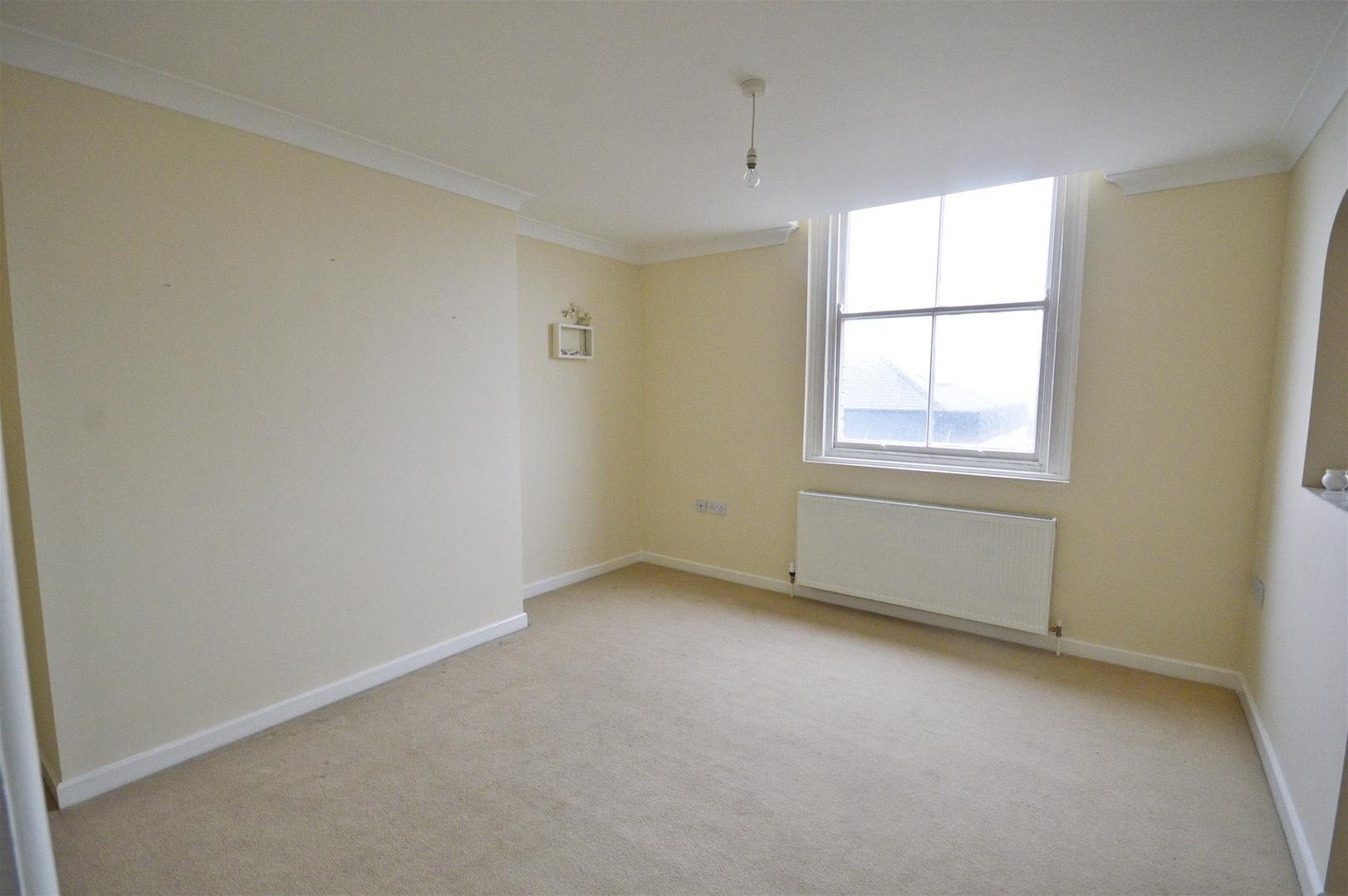 Flat Albemarle Crescent in Scarborough