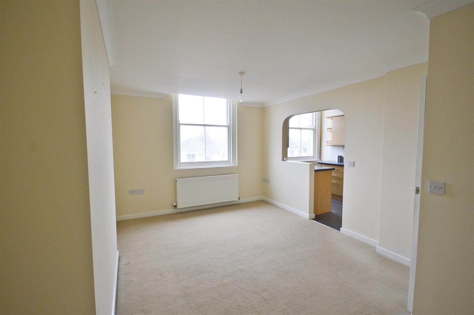 Flat Albemarle Crescent in Scarborough