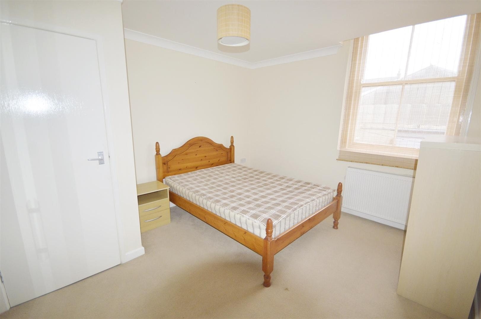 Flat Albemarle Crescent in Scarborough
