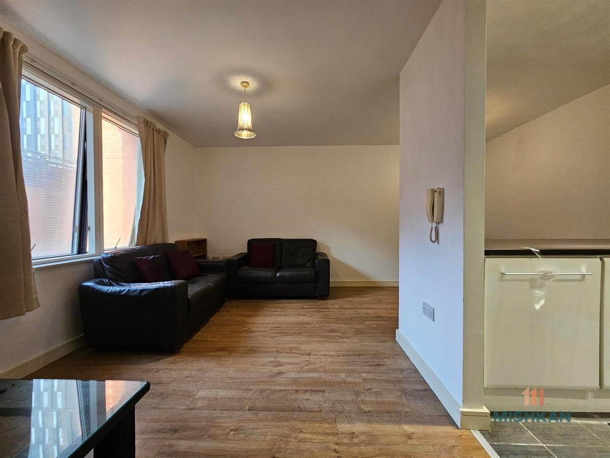 Flat Lower Ormond Street in Manchester