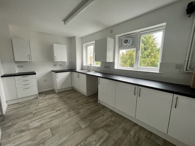 Flat Devon Close in Macclesfield