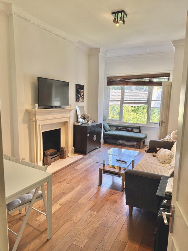 Room Elm Park Lane in Greater London