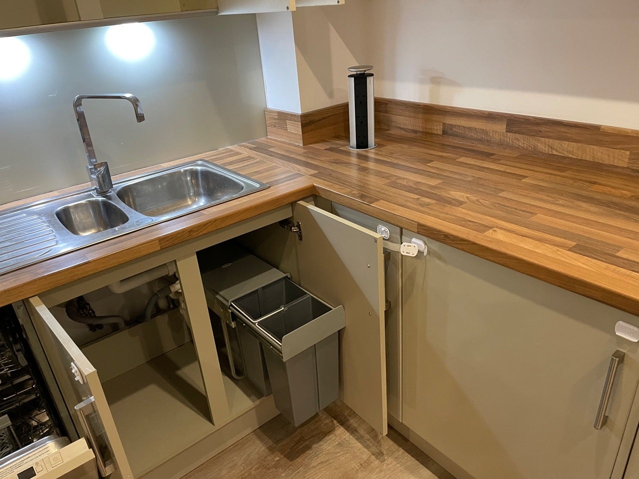 Flat Camborne Avenue in Aylesbury
