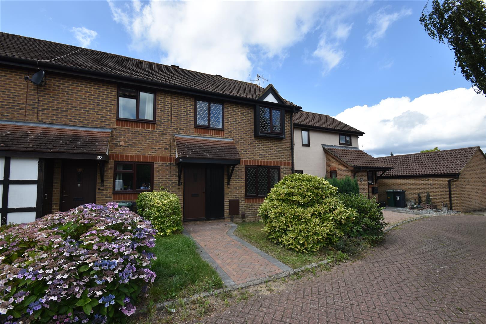 House Middlefield in Reigate and Banstead