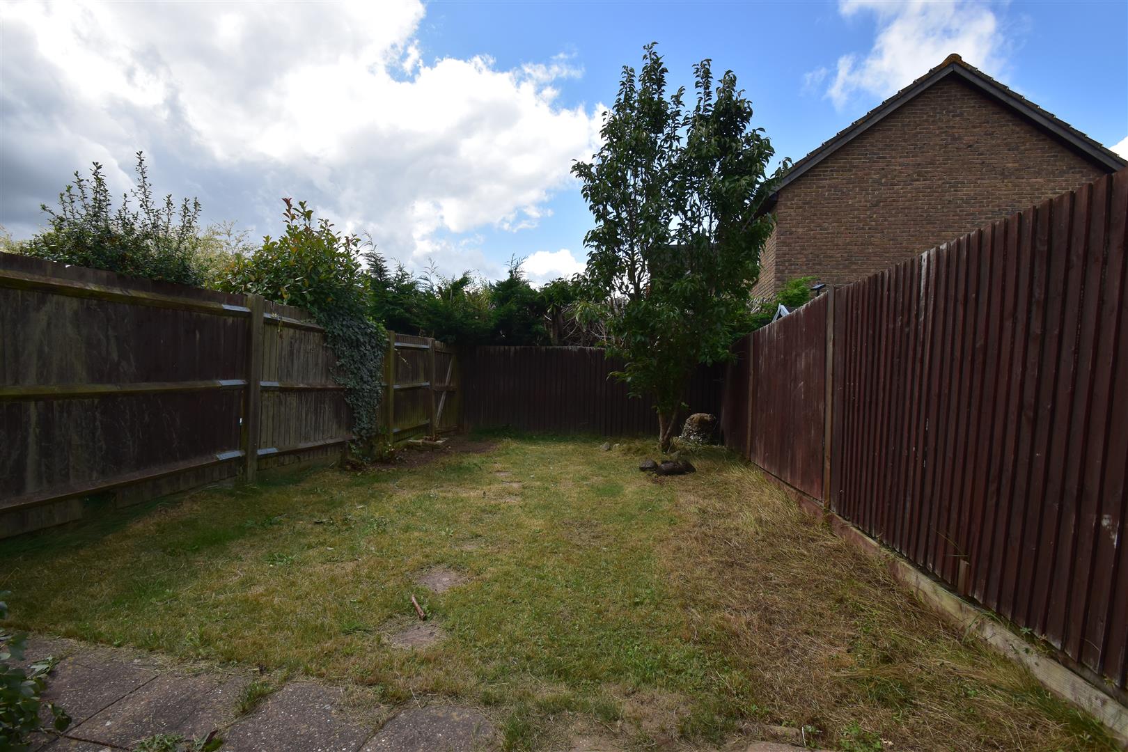 House Middlefield in Reigate and Banstead