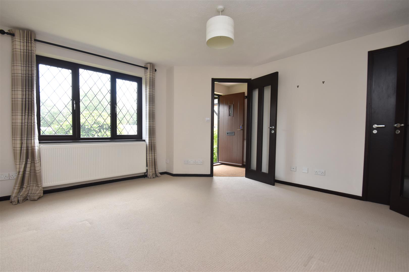 House Middlefield in Reigate and Banstead