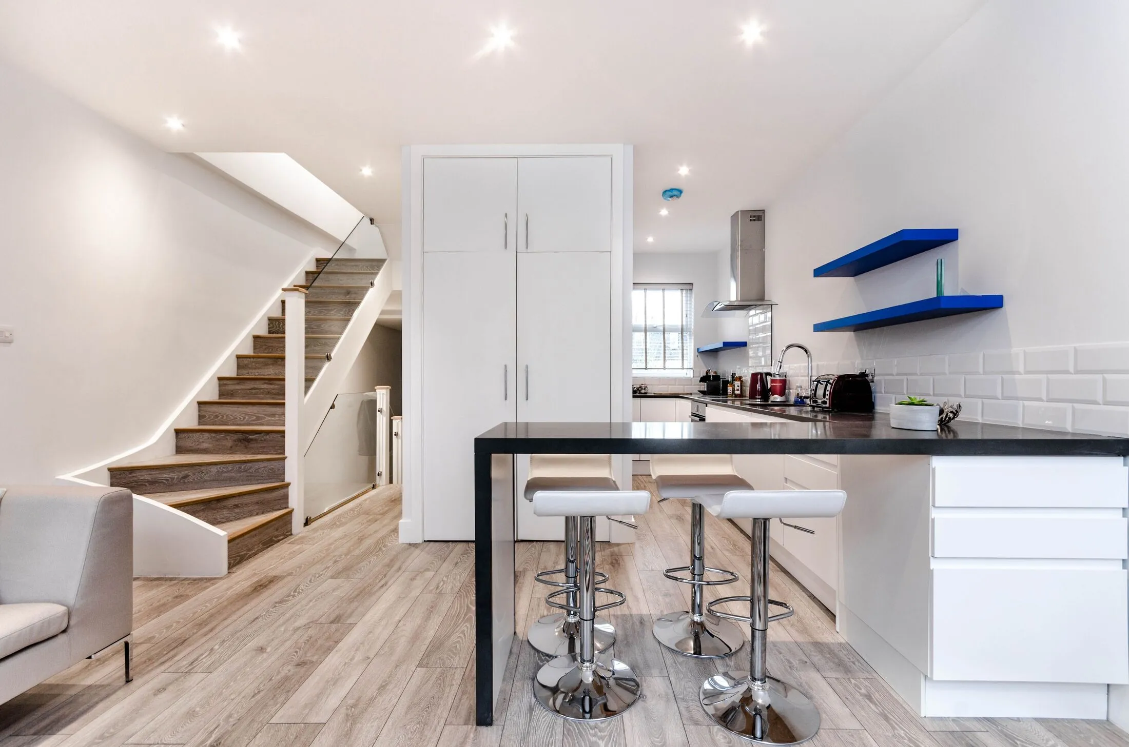 Flat Antrobus Road in Greater London