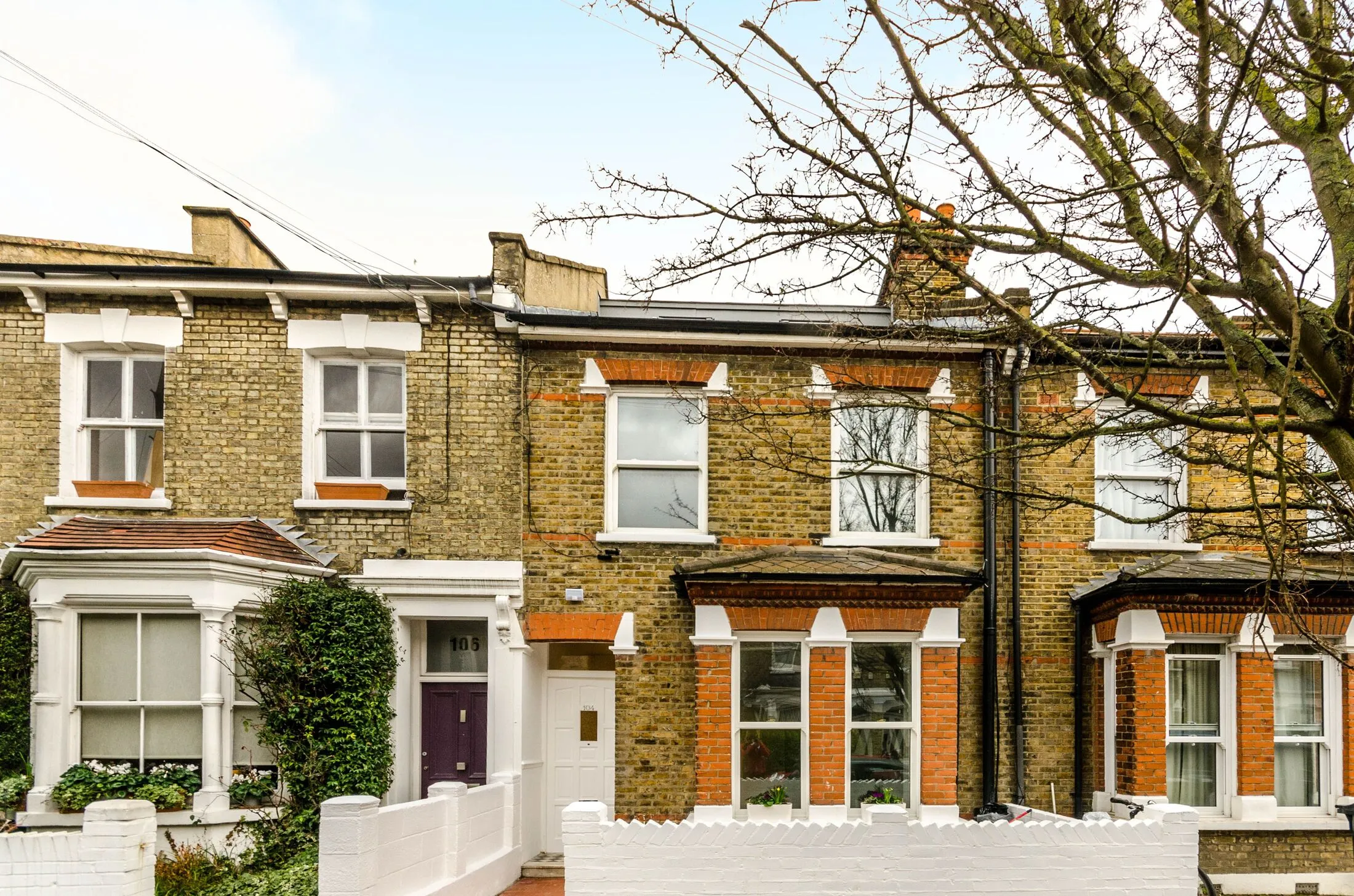 Flat Antrobus Road in Greater London