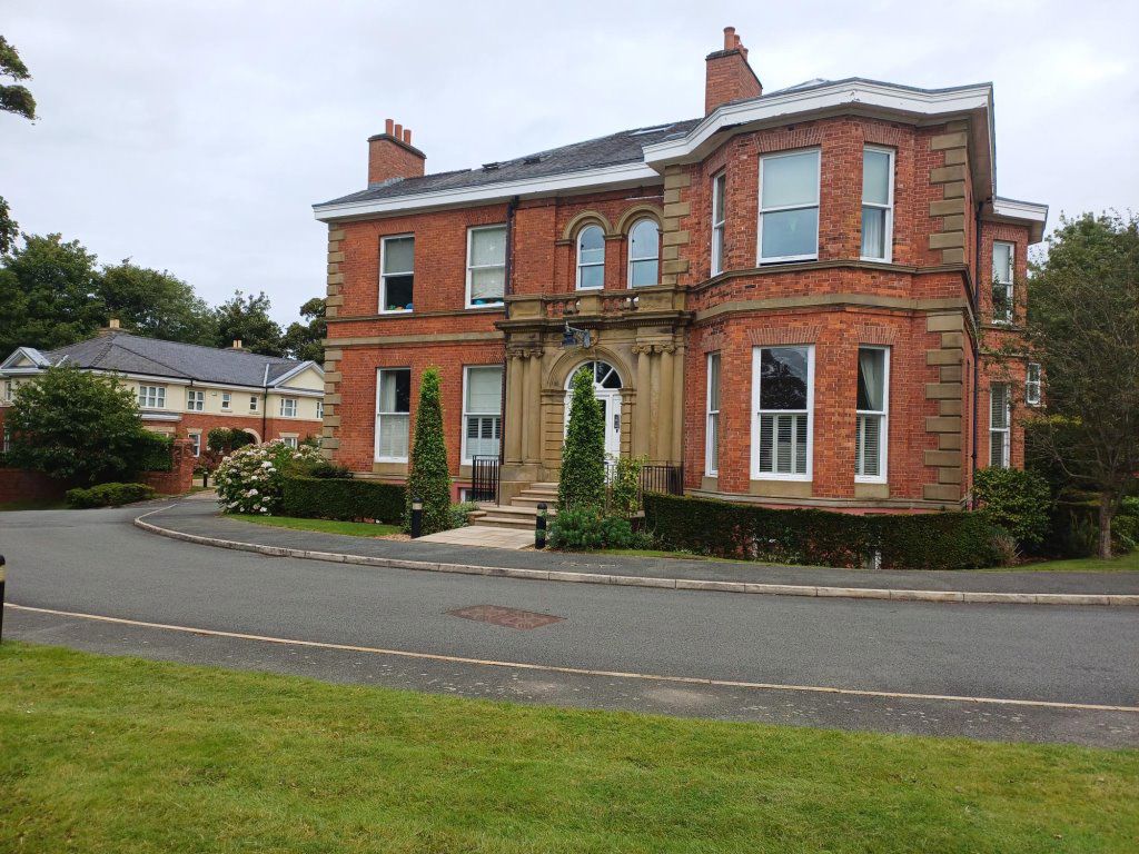 Flat Fence Avenue in Macclesfield