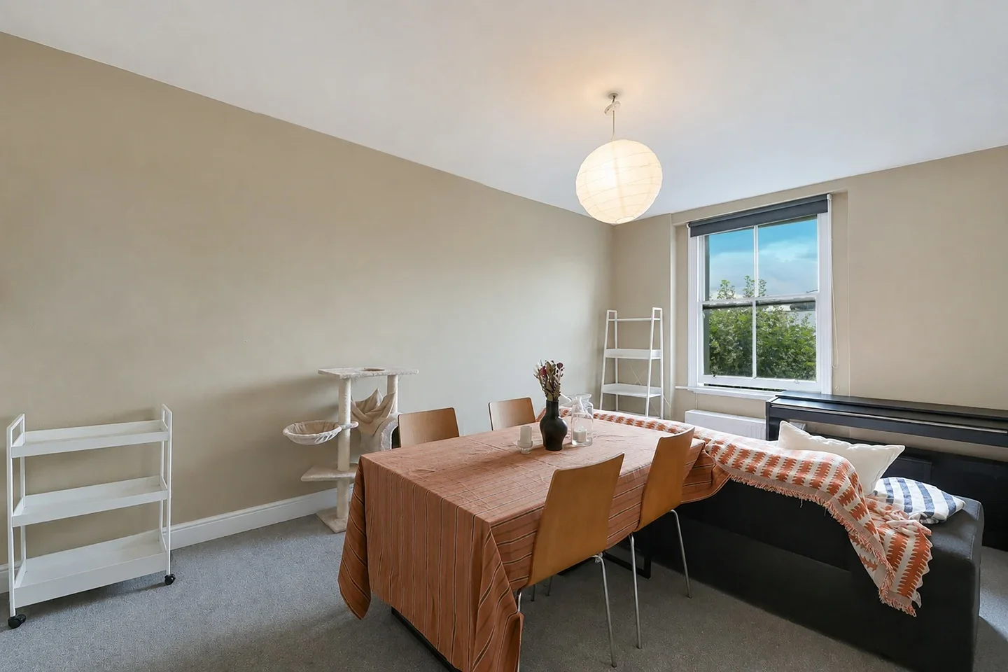 Flat Ladbroke Grove in Greater London