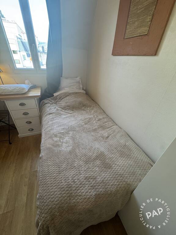 Chambre Place du Maréchal de Lattre de Tassigny à Paris