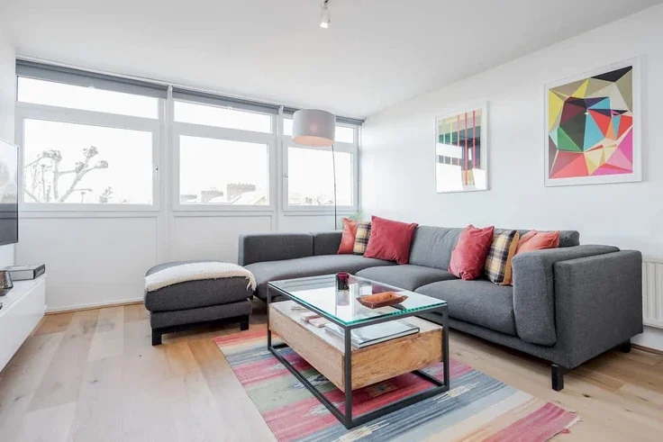 Flat Ladbroke Road in Greater London