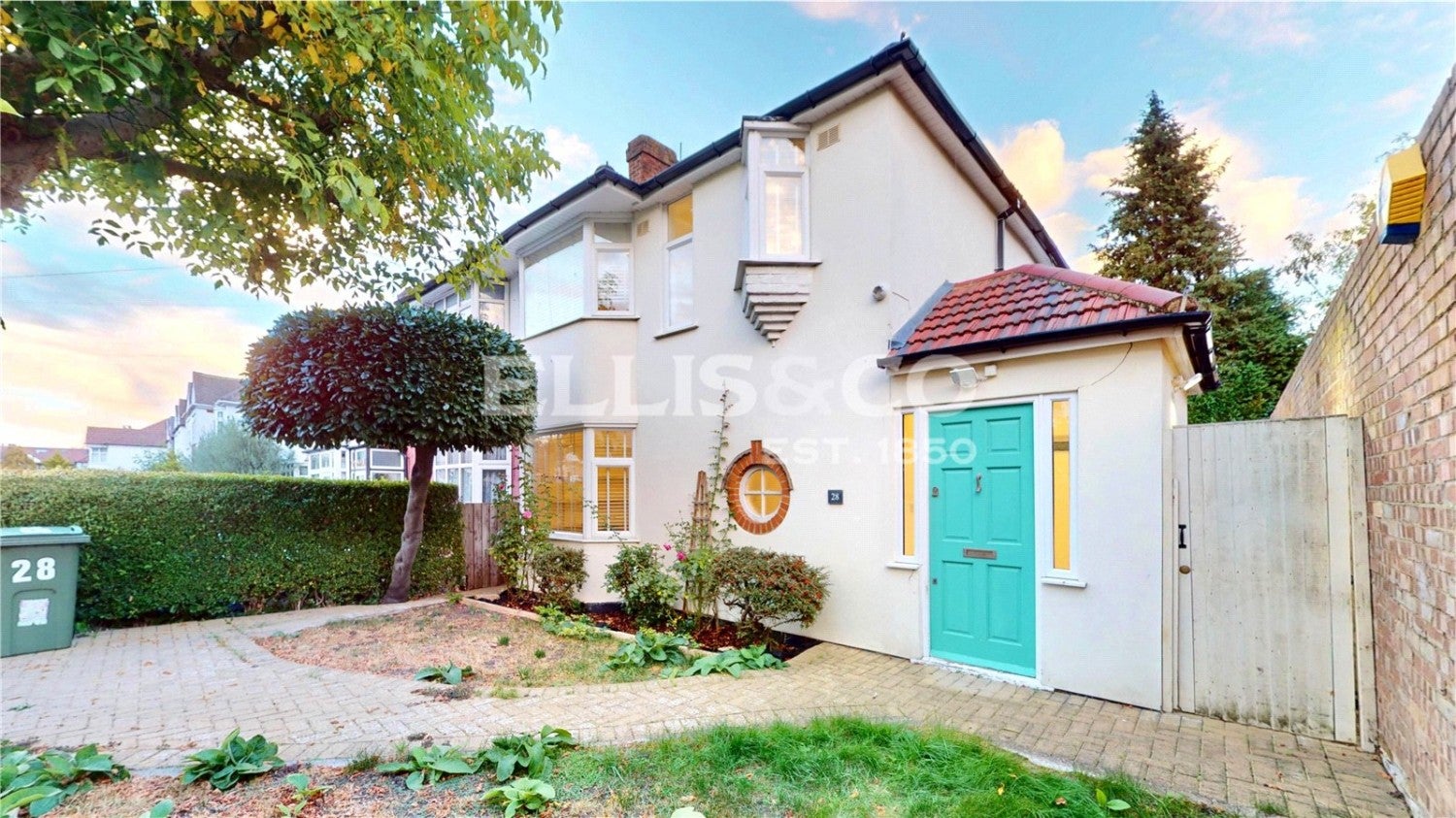House The Grange in Greater London