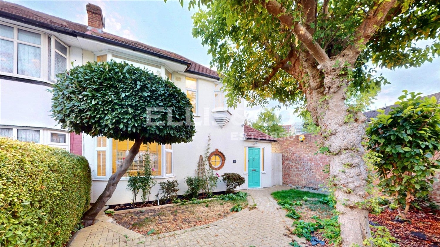 House The Grange in Greater London