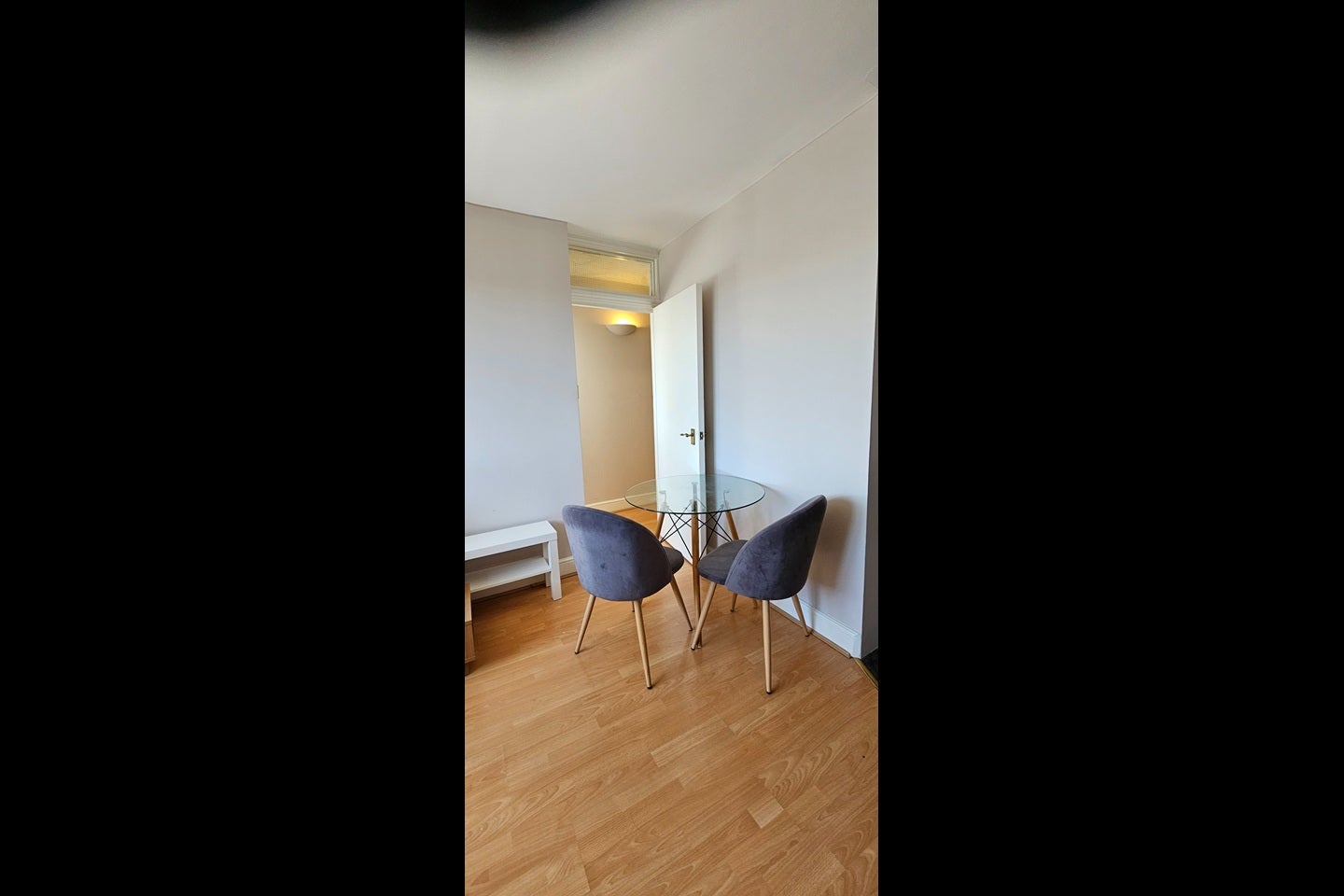 Flat Sinclair Road in Greater London