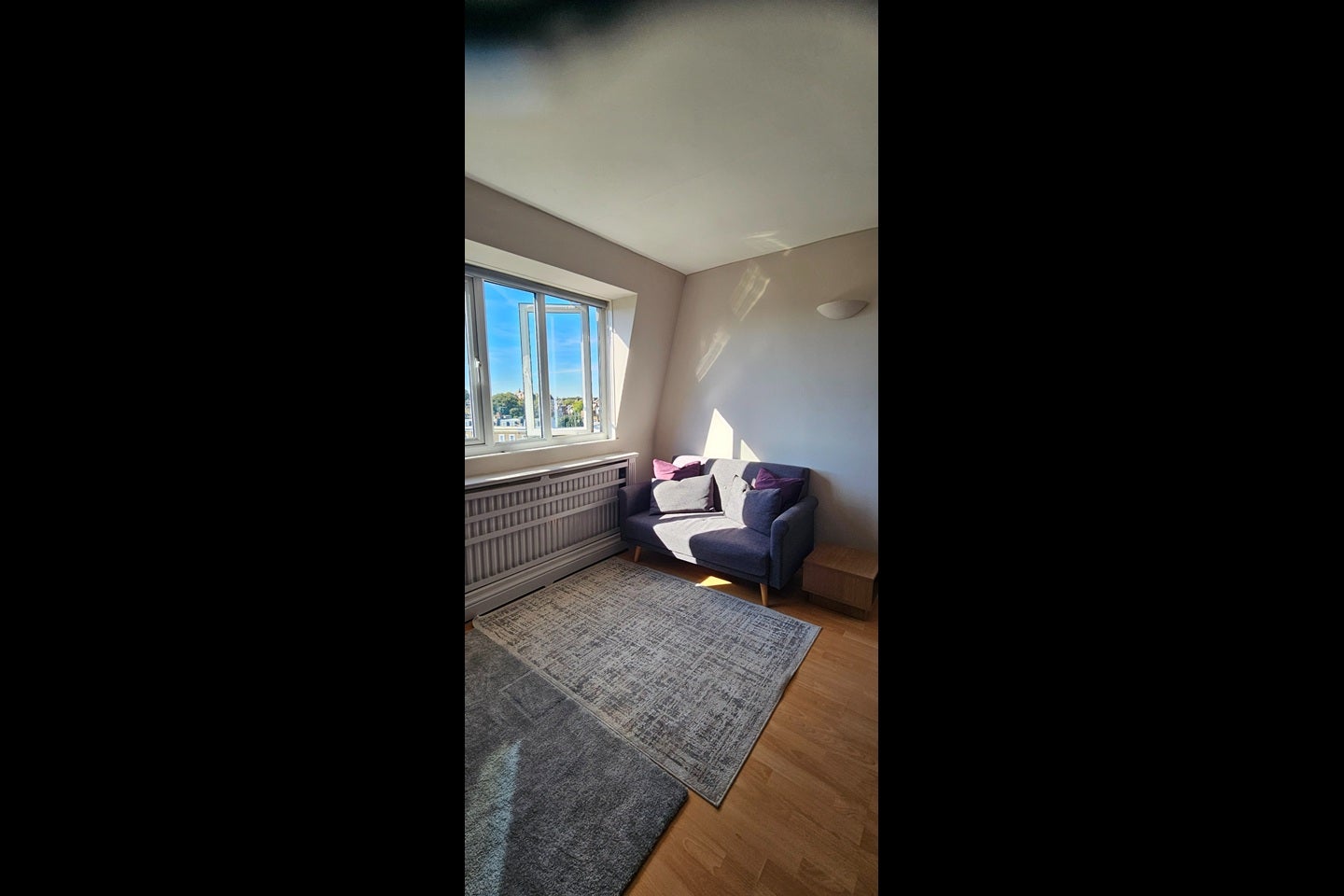 Flat Sinclair Road in Greater London