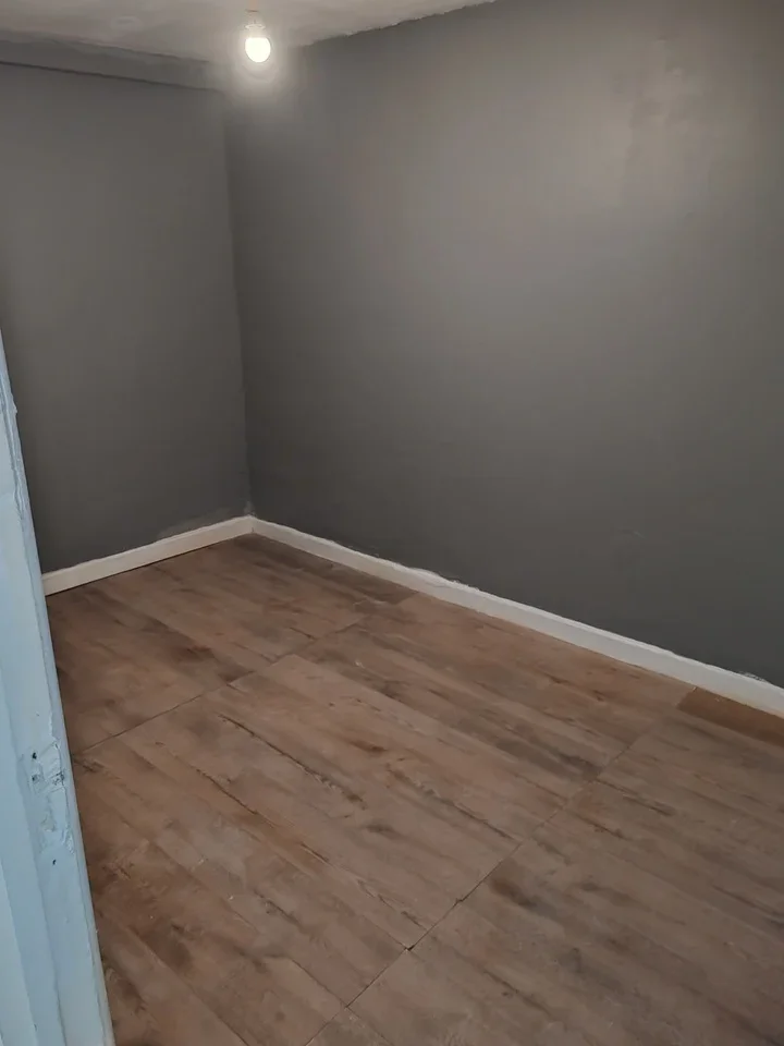 Room Glastonbury Road in Greater London