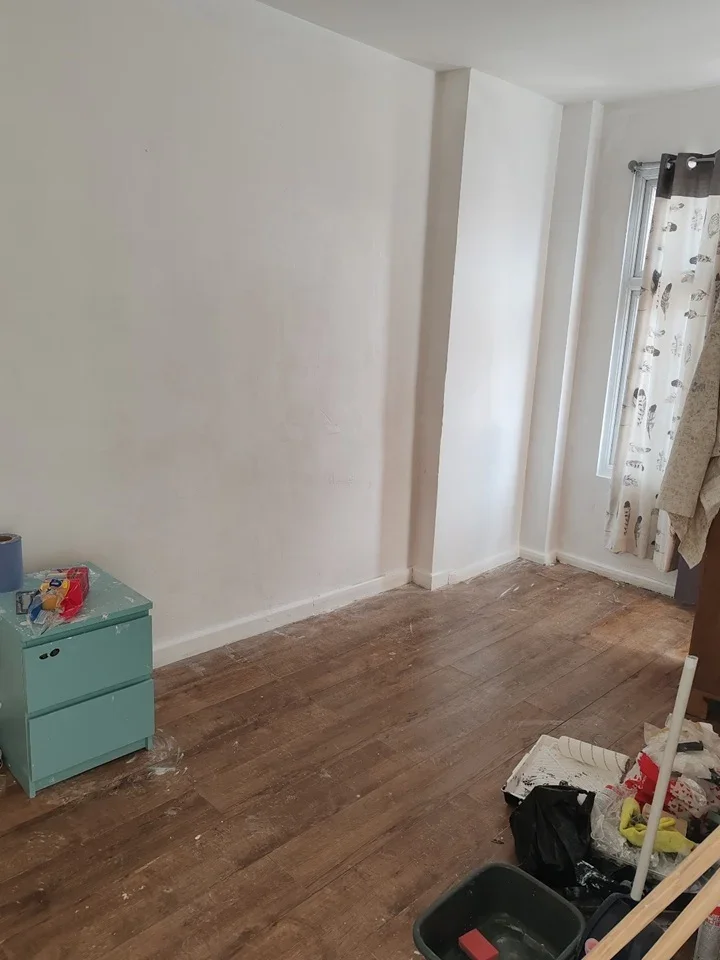 Room Glastonbury Road in Greater London