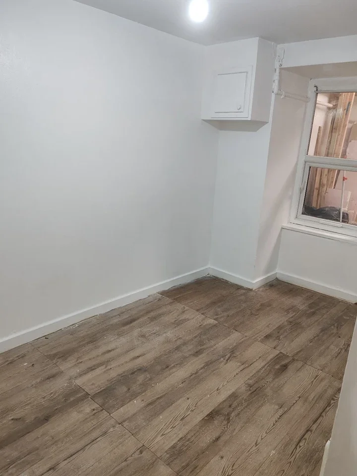 Room Glastonbury Road in Greater London