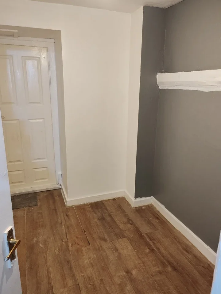 Room Glastonbury Road in Greater London
