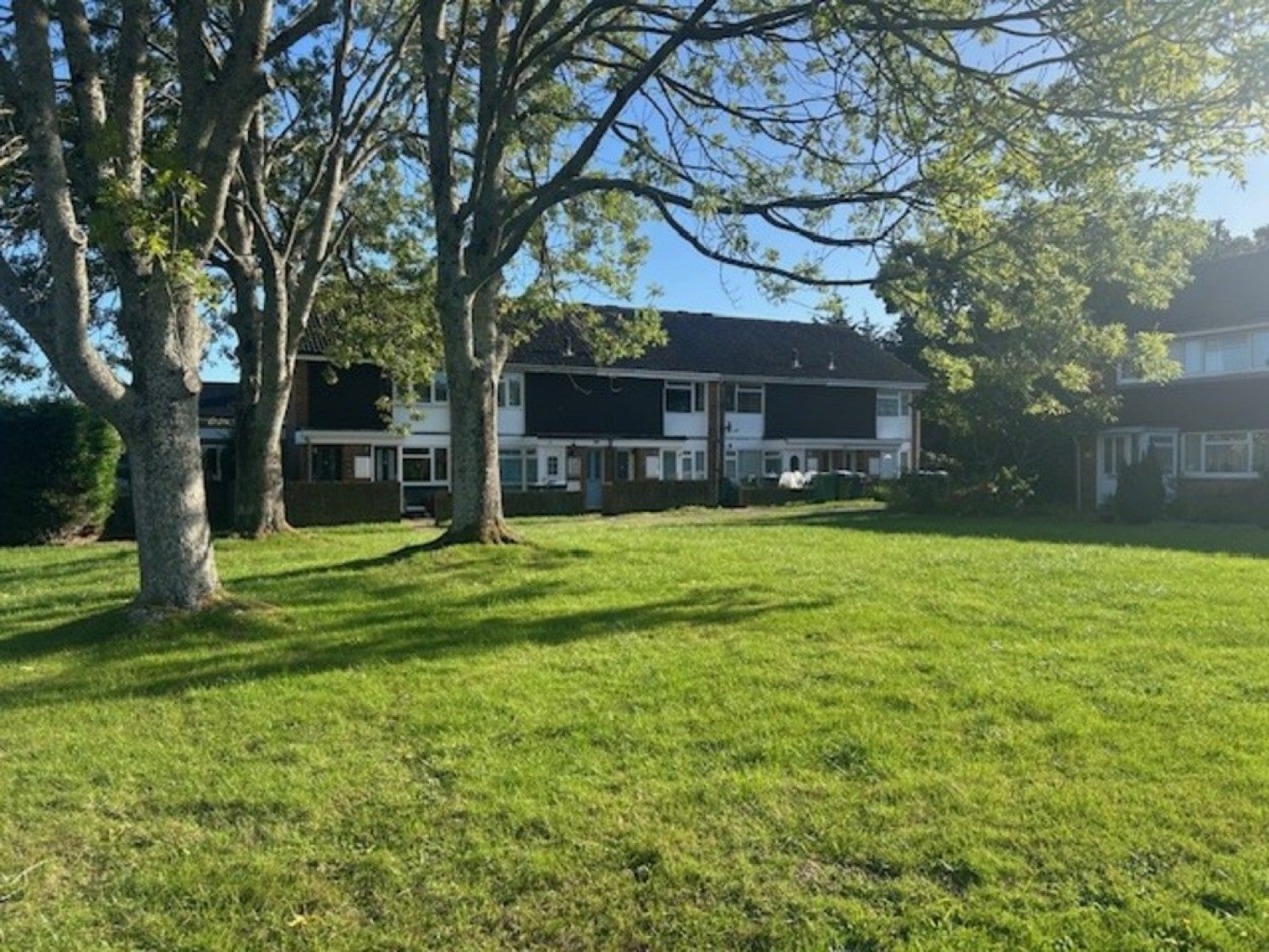 Flat Sycamore Avenue in Horsham