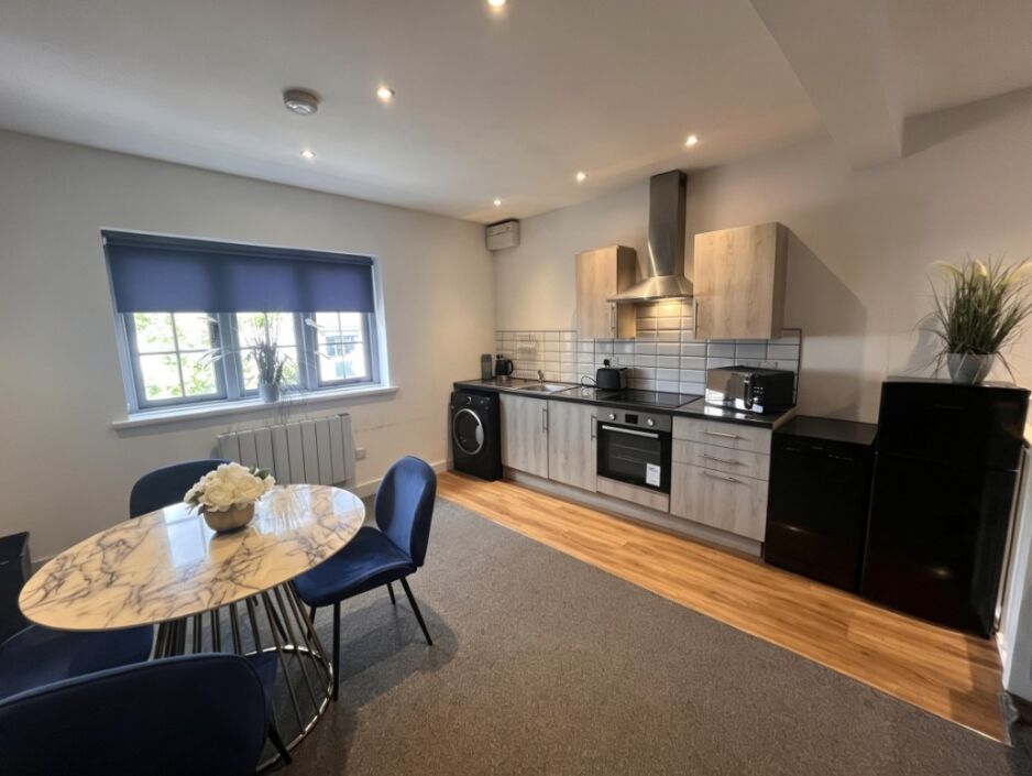 Flat Woodfield Street in Swansea