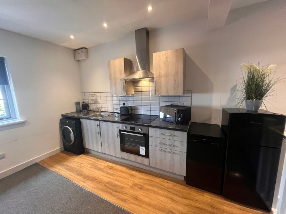 Flat Woodfield Street in Swansea