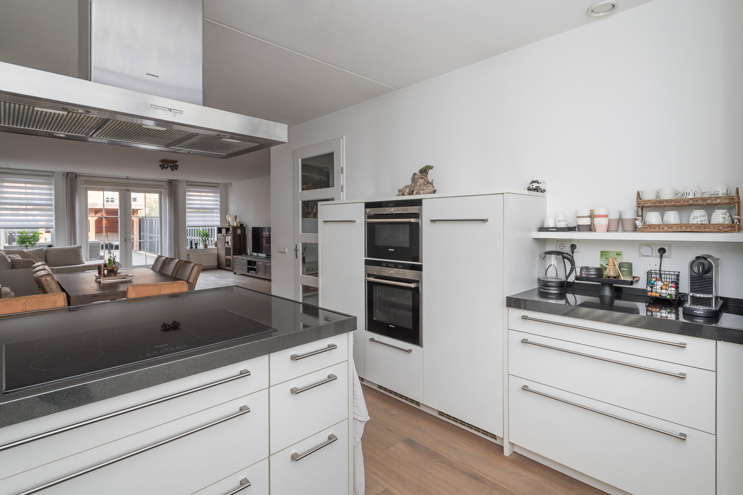 Tussenwoning te koop: Mesdagstraat 28, Rhoon
